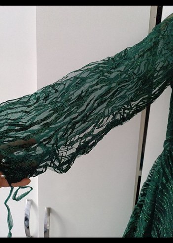 Dantel Detaylı Uzun Yeşil V Yaka Elbise - Görsel 4