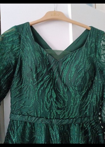 Dantel Detaylı Uzun Yeşil V Yaka Elbise - Görsel 2