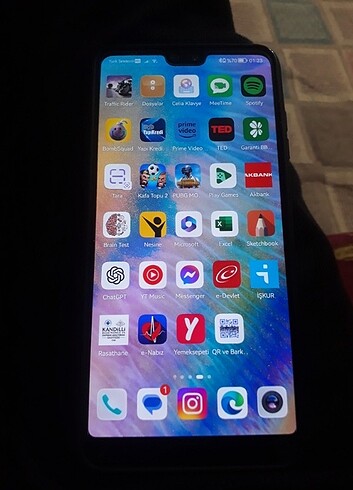 Huawei p20 Pro 6 ram , 128 GB hafıza ( Takas alt modelle olur)