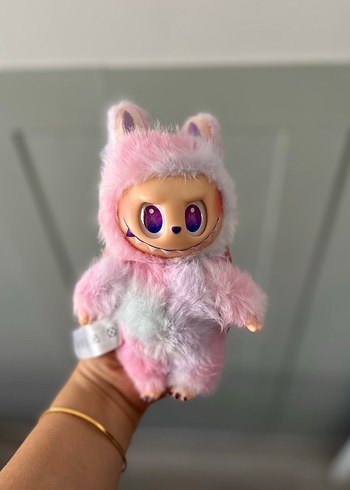 Pembe labubu bebek