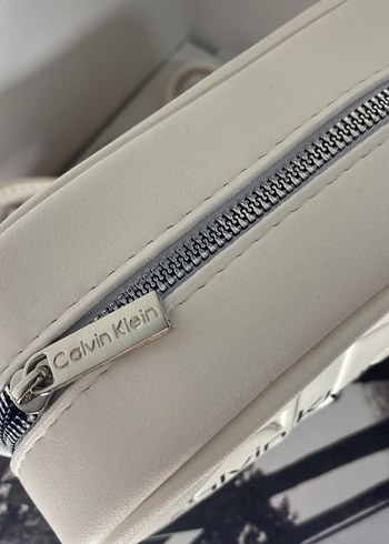 Beyaz Calvin Klein Kadın Çapraz Çanta - Görsel 3