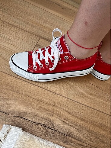 37 Beden kırmızı Renk Kırmızı klasik Converse