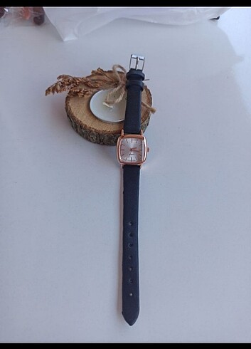  Beden QUARTZ KADİN İNCE DERİ KORDONLU SAAT 