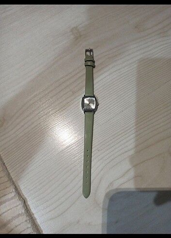 Diğer QUARTZ KADİN İNCE DERİ KORDONLU SAAT