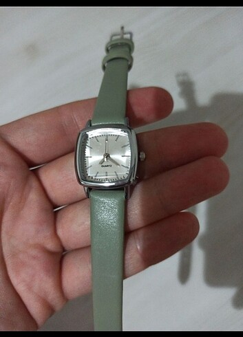 Beden QUARTZ KADİN İNCE DERİ KORDONLU SAAT