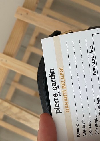  Beden Pierre Cardin Siyah Deri Baskılı Çapraz Çanta