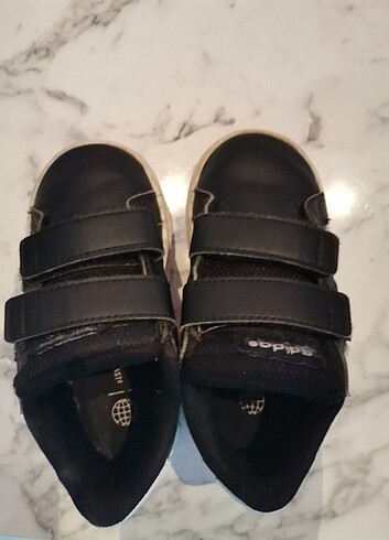 22 Beden Adidas ayakkabı 