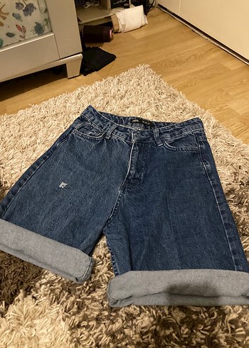 Gevşek Kesim Kemerli Mini Kot Şort