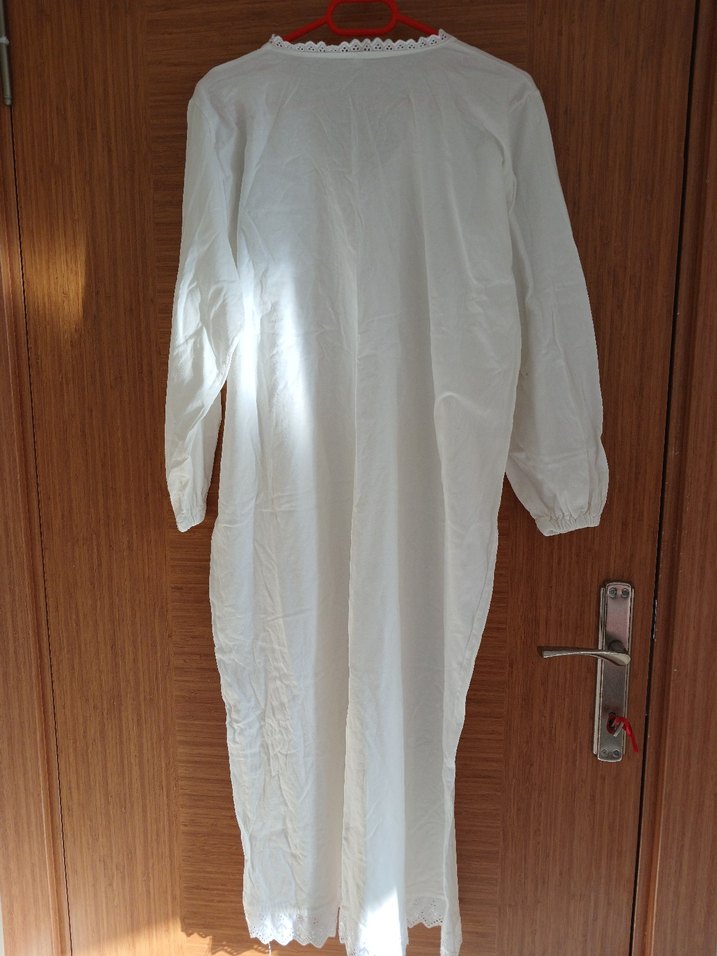 Uzun Beyaz V Yaka Bayan  gecelik - Görsel 3