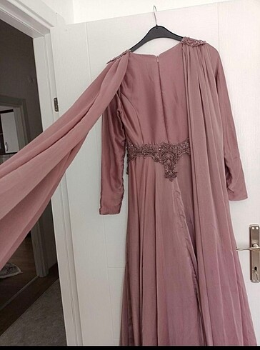 Nişan elbisesi