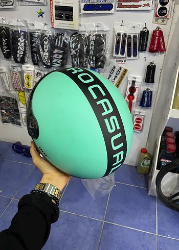 Renkli Baskılı Yeşil Motosiklet Kaskı - Görsel 3