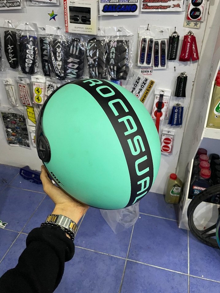 Renkli Baskılı Yeşil Motosiklet Kaskı - Görsel 3