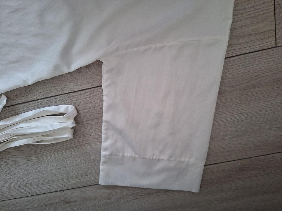 Beyaz V Yaka Sabahlık - Görsel 4