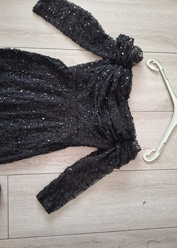 Siyah pullu taş boncuklu Uzun Drapeli Gece Elbisesi - Görsel 4