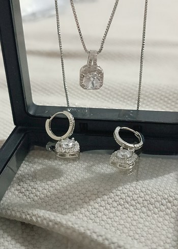  Beden beyaz Renk GÜMÜŞ KÜPE VE KOLYE SET BAGET ZİRKON 