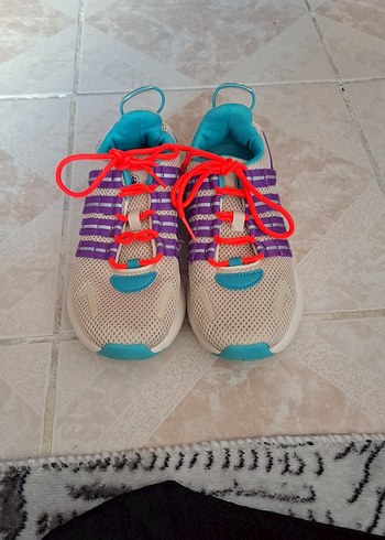 Renkli Bağcıklı Kadın Spor Ayakkabı