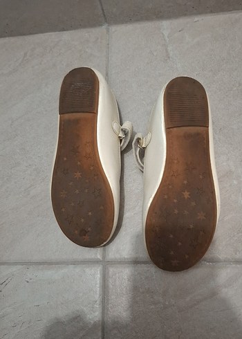 31 Beden beyaz Renk Kız Çocuk Beyaz Tokalı Babet