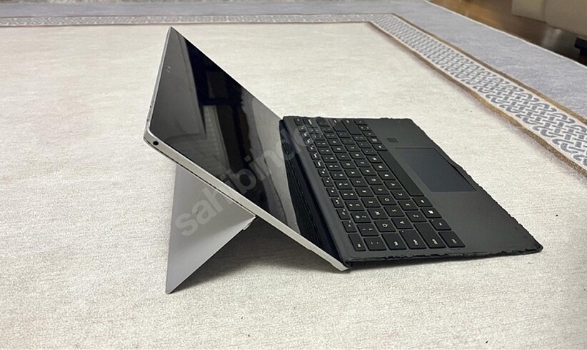 Microsoft Surface Pro 4 16 GB Ram ve 512 GB SSD