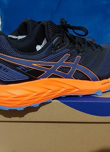 Asics profesyonel koşu ayakkabısı ORİJİNAL SIFIR KUTUSUNDA