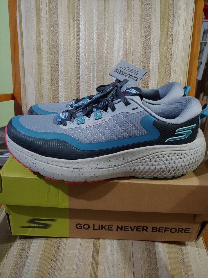 SKECHERS ÜST DÜZEY KOŞU AYAKKABISI ORİJİNAL SIFIR KUTUSUNDA 43.5 - Görsel 4