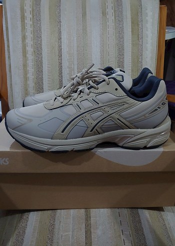Asics 44