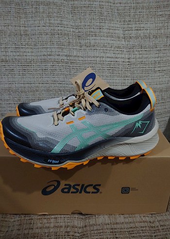 Asics profesyonel outdoor koşu ayakkabısı ORİJİNAL SIFIR KUTUSUN