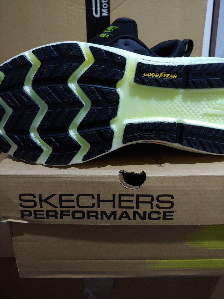 SKECHERS ORJİNAL PROFESYONEL ÜST DÜZEY KOŞU AYAKKABISI ORİJİNAL - Görsel 3