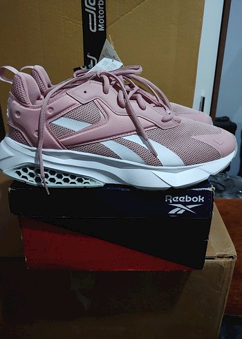 Reebok profesyonel üst düzey koşu ayakkabısı ORİJİNAL SIFIR 42no - Görsel 3