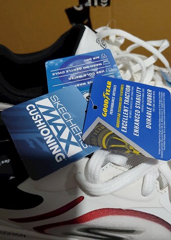 SKECHERS ORJİNAL ÜST DÜZEY KOŞU VE ANTRENMAN AYAKKABISI SIFIR - Görsel 2