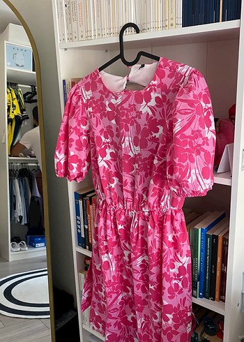 Pembe Elbise
