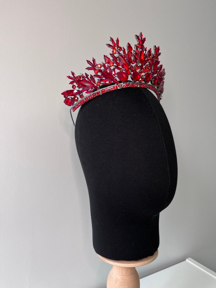 Bordo Boncuklu Gotik Taç ve Küpe Seti - Görsel 2