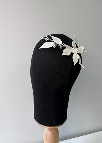 Beyaz Cam Boncuklu Çiçekli Saç Aksesuarı - Görsel 3