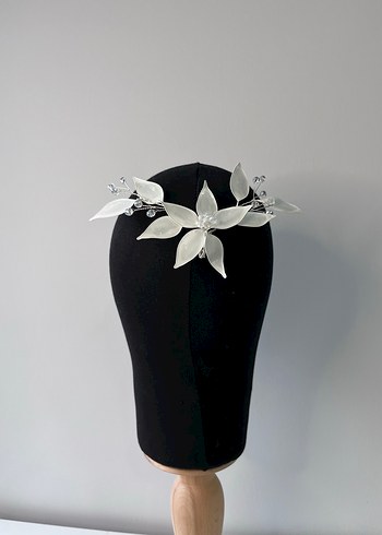 Beyaz Cam Boncuklu Çiçekli Saç Aksesuarı - Görsel 2