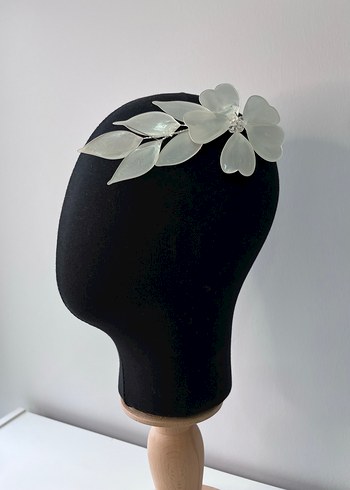 Şeffaf Beyaz Cam Çiçekli Saç Aksesuarı - Görsel 3