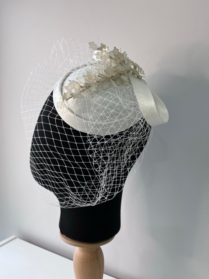 Gri Dantel Detaylı Avangart Gelin Aksesuarı - Görsel 2