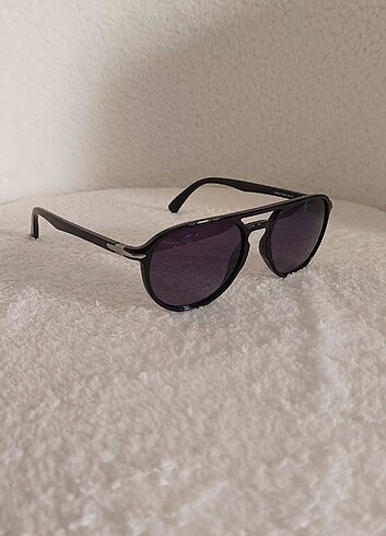 Beden siyah Renk Persol model güneş gözlüğü polarize ve uv koruma mevcut