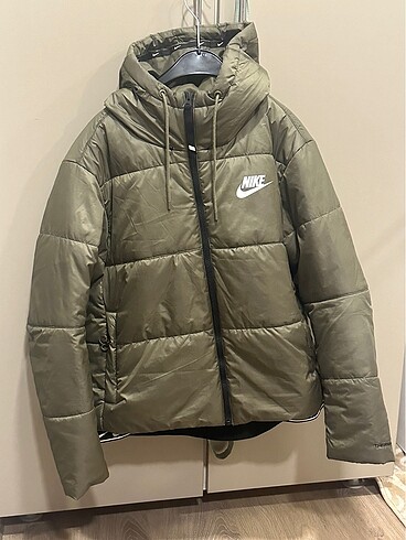 l Beden Nike mont