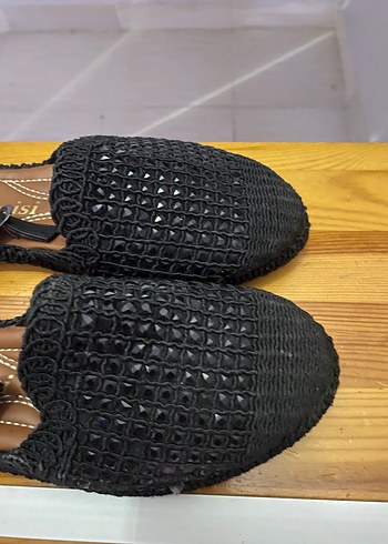 39 Beden Siyah Dolgu Topuklu Kadın Sandalet