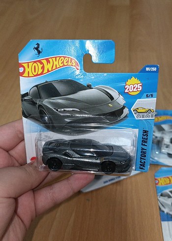 Çeşitli Hot Wheels Oyuncak Arabalar - Görsel 3