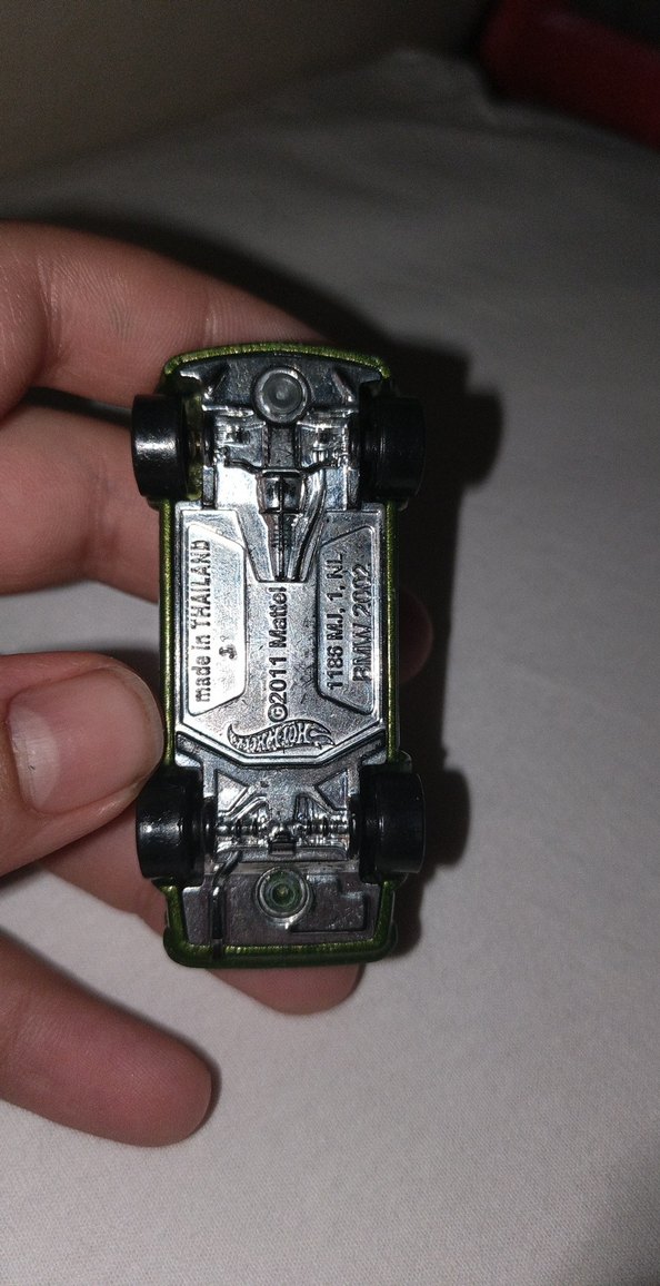 Hot Wheels BMW Yeşil Oyuncak Araba çok eski bir model - Görsel 4