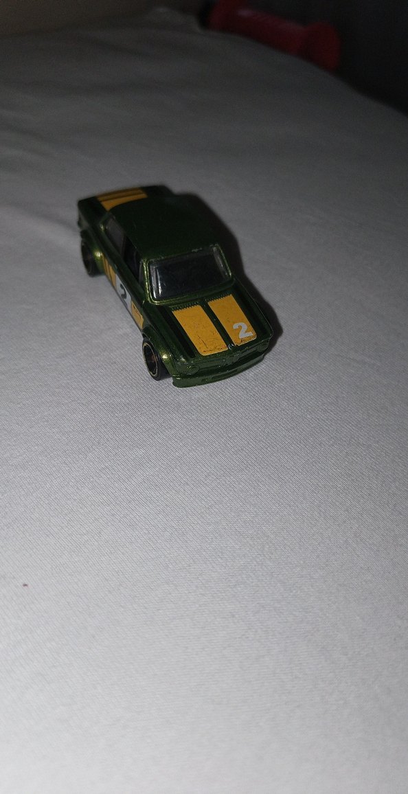 Hot Wheels BMW Yeşil Oyuncak Araba çok eski bir model - Görsel 2