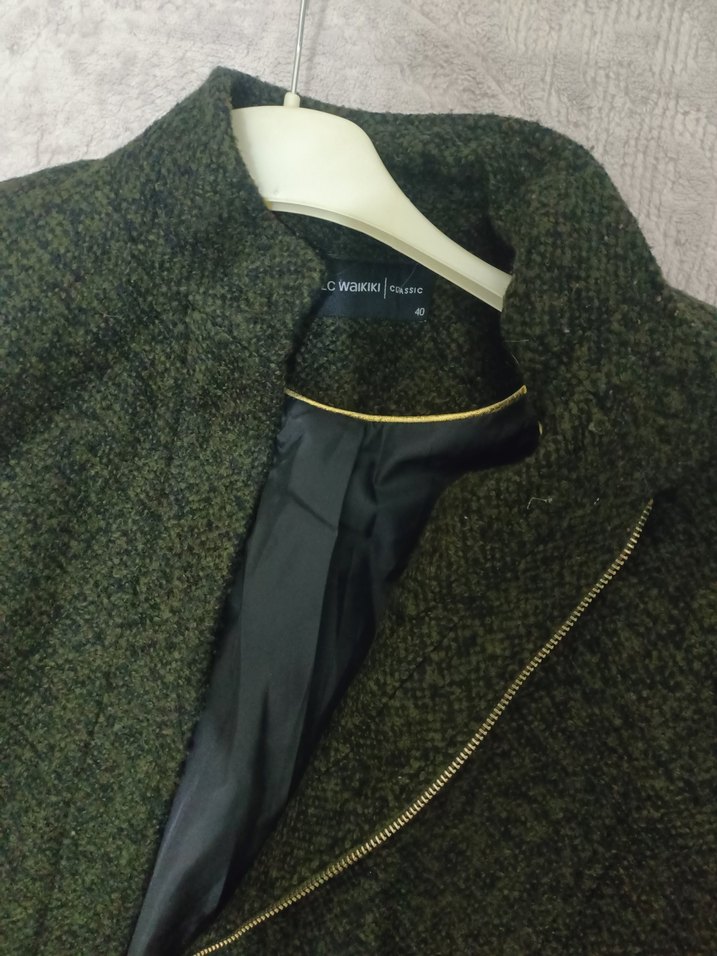 Düğmeli Uzun Koyu Yeşil Kaban - Görsel 4