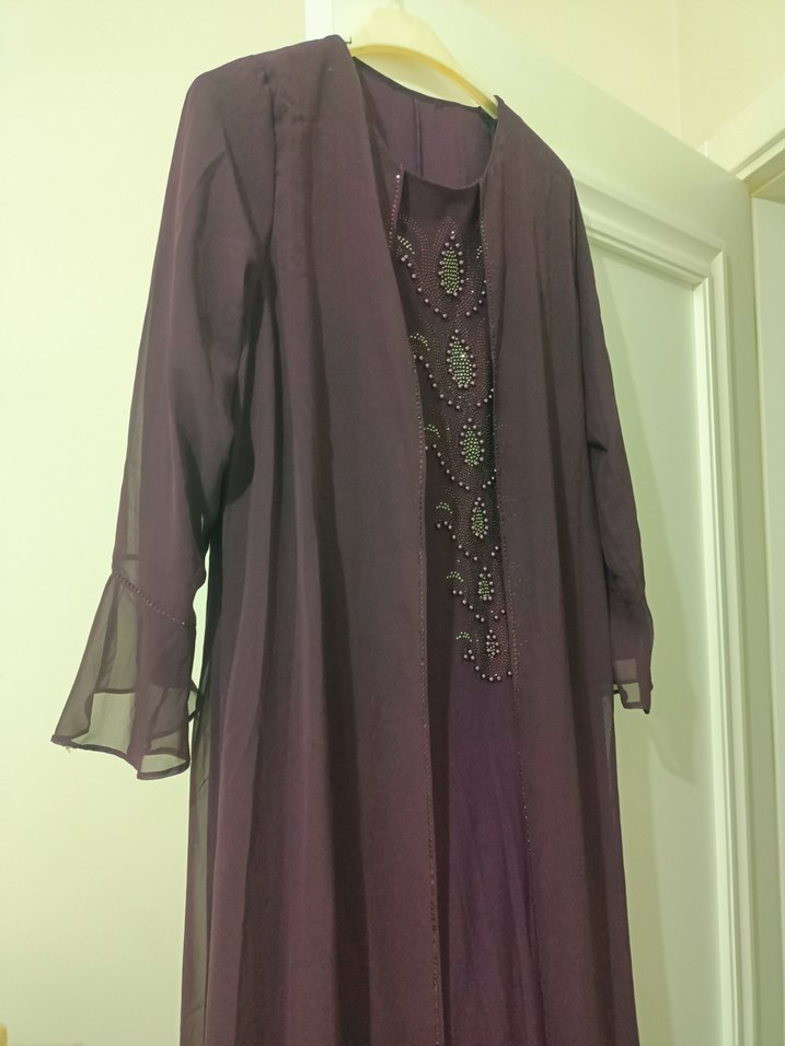 Uzun Mor Nakışlı Kadın Elbise - Görsel 3