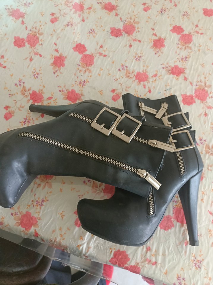 Siyah Yılan Desenli Tokalı Yüksek Topuklu Kadın Bot - Görsel 2