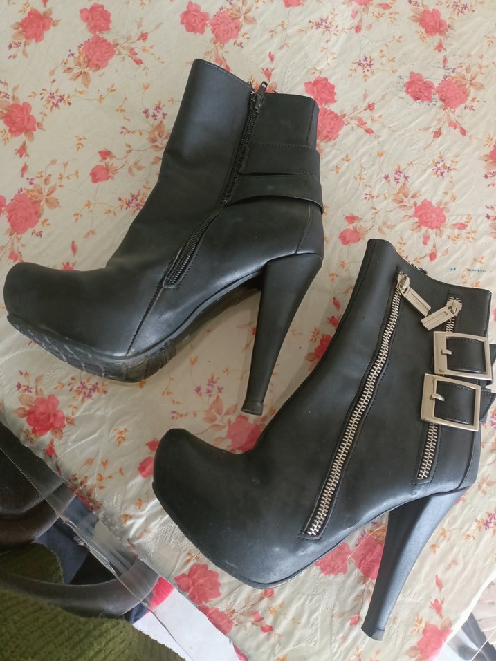 Siyah Yılan Desenli Tokalı Yüksek Topuklu Kadın Bot - Görsel 3