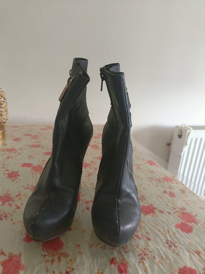 Siyah Yılan Desenli Tokalı Yüksek Topuklu Kadın Bot - Görsel 4