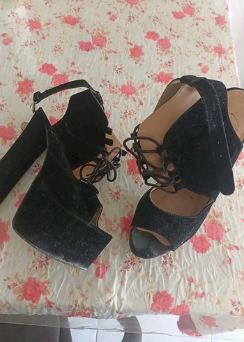 Siyah Süet Platform Topuklu Gotik Ayakkabı - Görsel 3