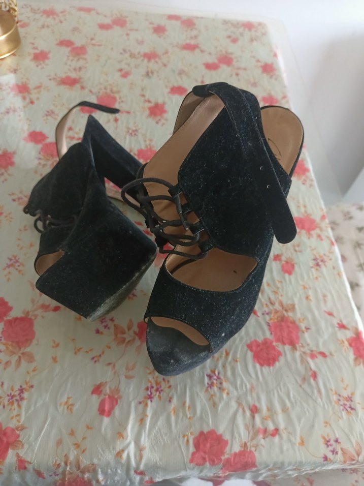 Siyah Süet Platform Topuklu Gotik Ayakkabı - Görsel 2