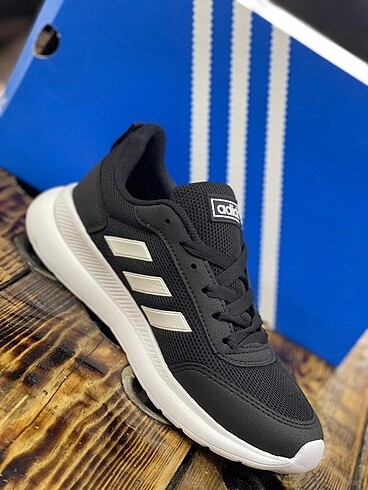 37 Beden Adidas spor ayakkabı