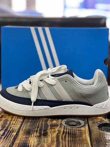 Adidas spor ayakkabı